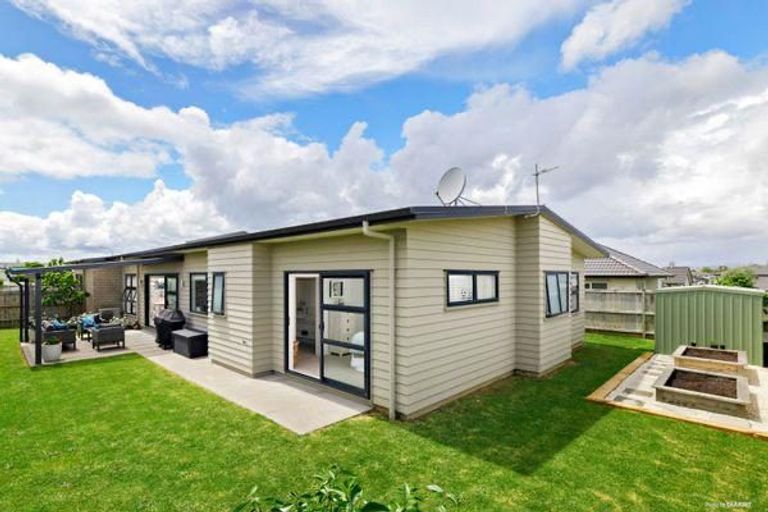 Photo of property in 28 Kuhanui Drive, Karaka, Papakura, 2113