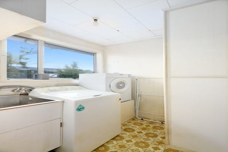 Photo of property in 31 Mawney Road, Henderson, Auckland, 0610