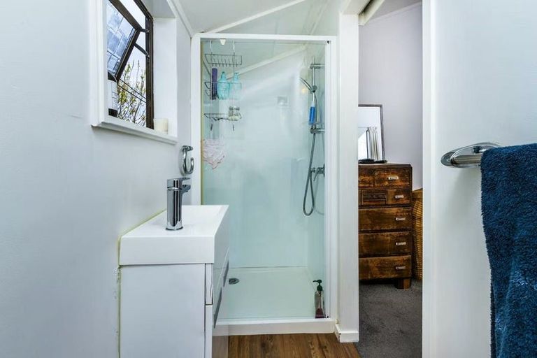 Photo of property in 1/31 Sunnyfield Crescent, Glenfield, Auckland, 0629