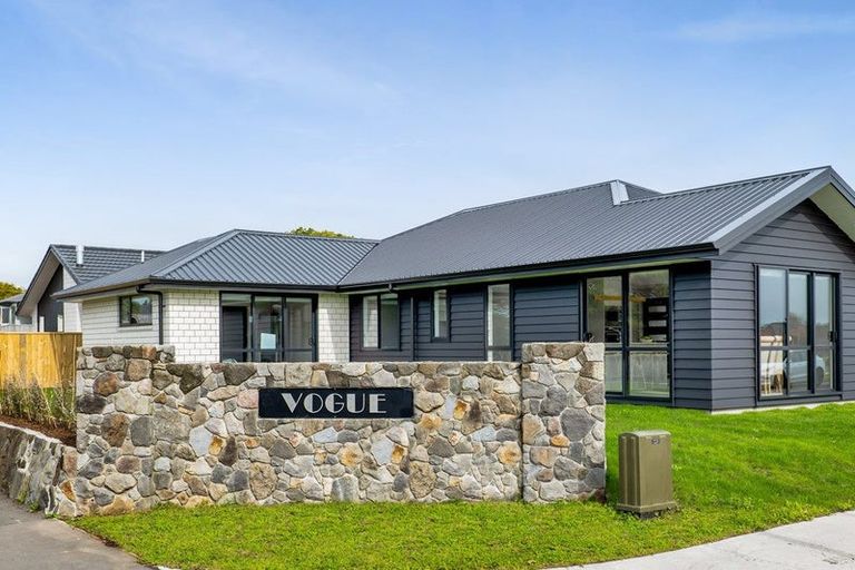 Photo of property in 1 Vogue Circle, Vogeltown, New Plymouth, 4310