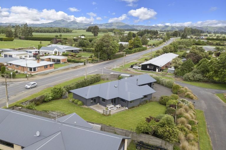 Photo of property in 1 Railway Lane, Outram, 9019