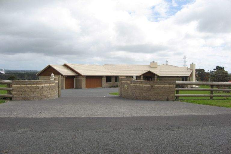 Photo of property in 97 Koraha Road, Kumeu, 0892