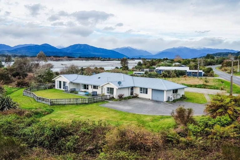 Photo of property in 161 Woodstock-rimu Road, Ruatapu, Hokitika, 7883