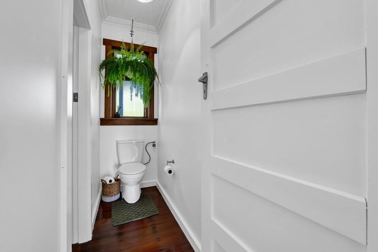 Photo of property in 48 Karina Road, Merrilands, New Plymouth, 4312