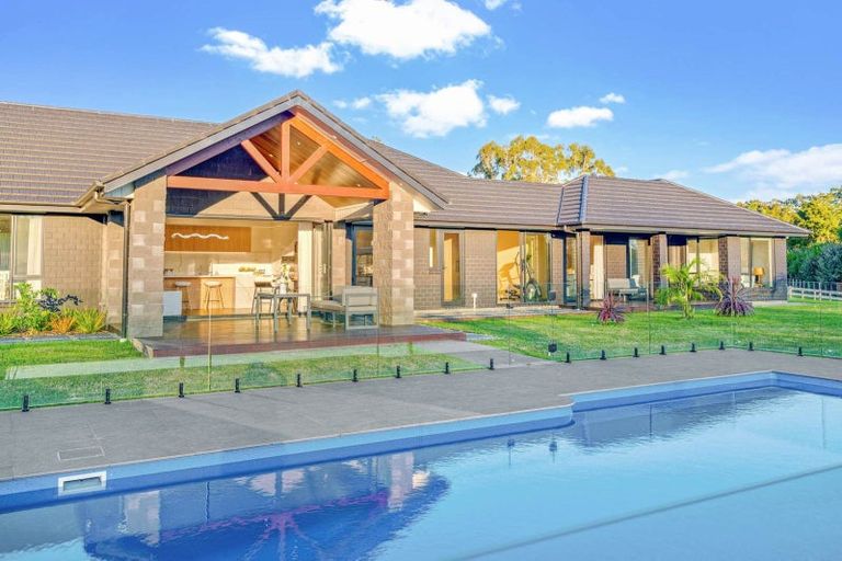 Photo of property in 1 Kaituhi Lane, Coatesville, 0793