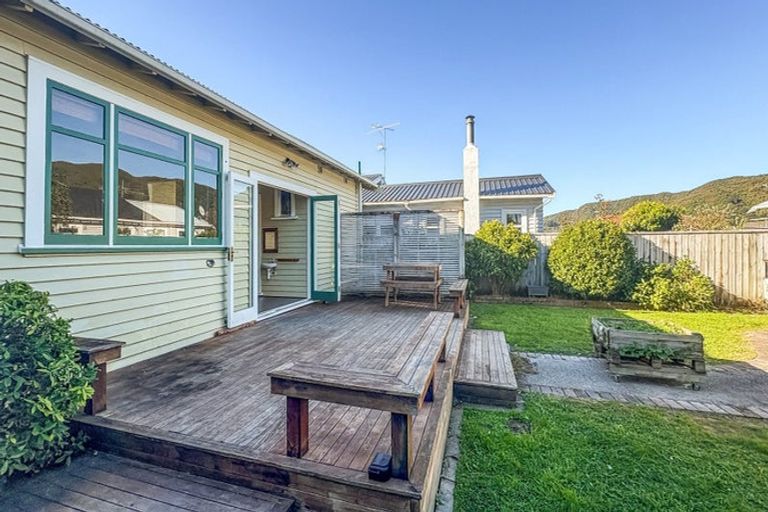 Photo of property in 110 Waiwhetu Road, Waterloo, Lower Hutt, 5011