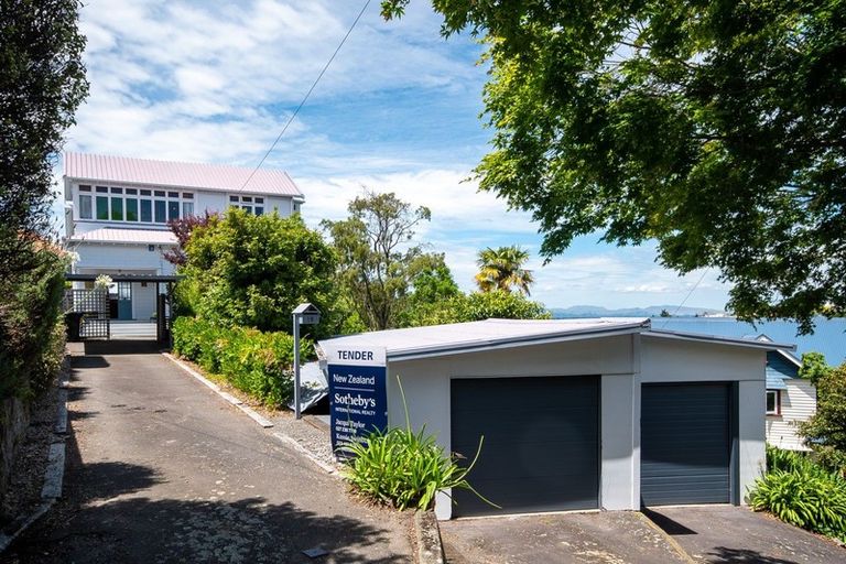 Photo of property in 18 Cobden Road, Bluff Hill, Napier, 4110