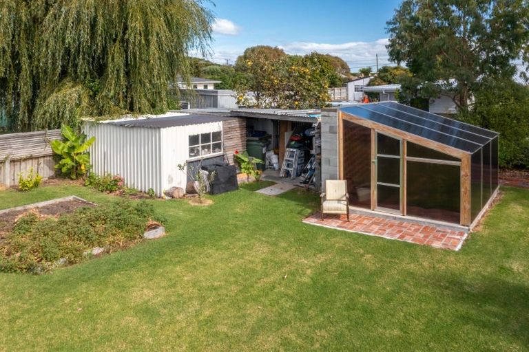 Photo of property in 16 Ruru Road, Otaihanga, Paraparaumu, 5036