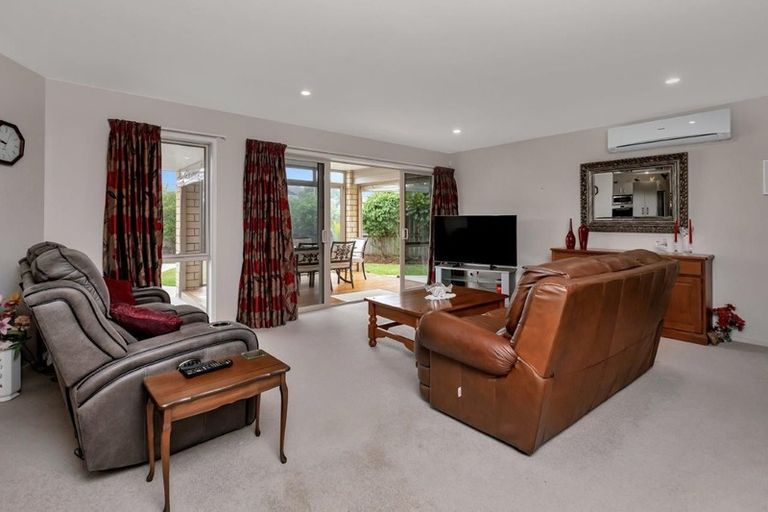 Photo of property in 10 Sea Dune Place, Ruakaka, 0116
