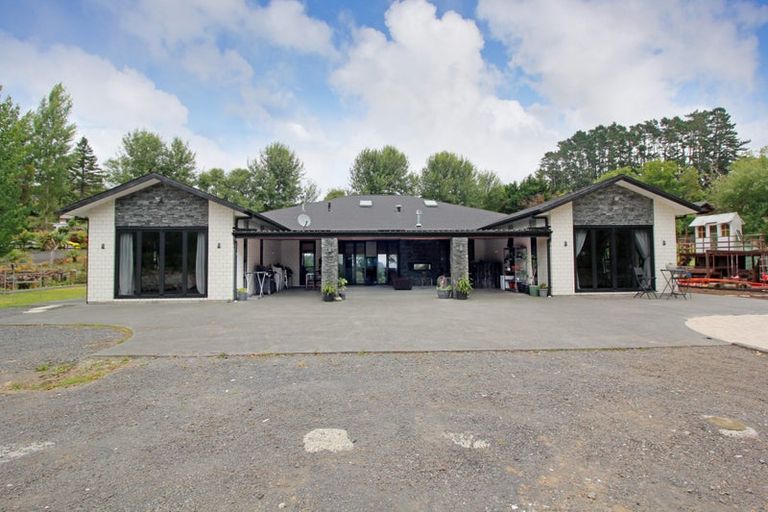 Photo of property in 12 Judge Richardson Drive, Opaheke, Papakura, 2584