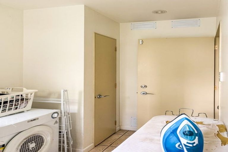 Photo of property in 2/3 Oban Road, Browns Bay, Auckland, 0630