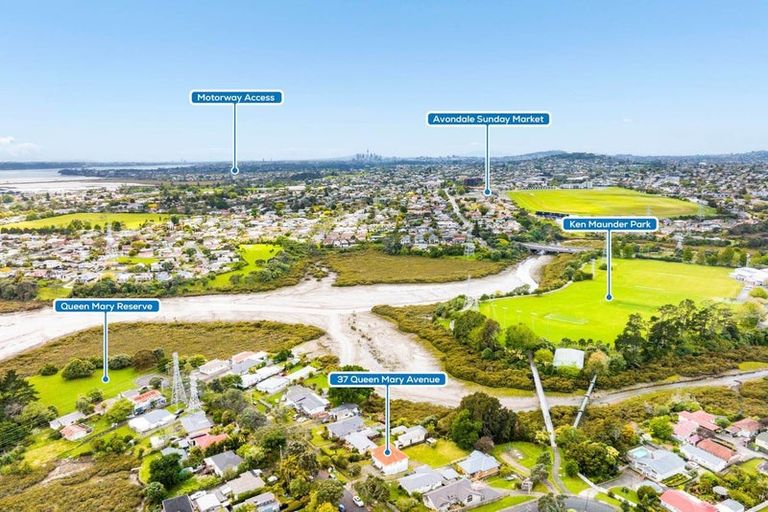 Photo of property in 37 Queen Mary Avenue, New Lynn, Auckland, 0600