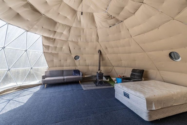 Photo of property in 97 Tangimoana Beach Road, Tangimoana, 4473