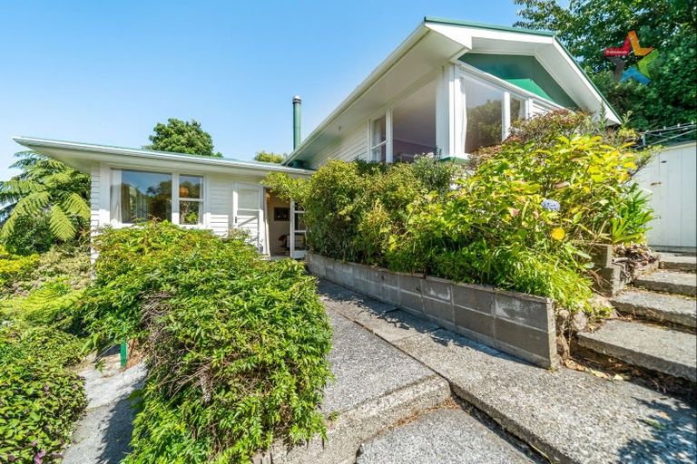 Photo of property in 22 Cedar Street, Maungaraki, Lower Hutt, 5010