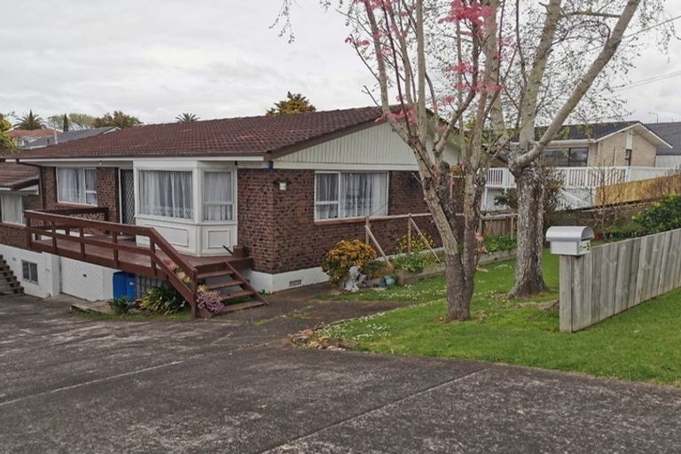 Photo of property in 1/5 Tirimoana Road, Te Atatu South, Auckland, 0602