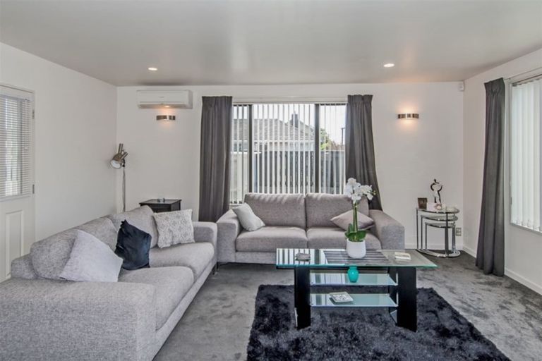 Photo of property in 1 Trist Place, Edgeware, Christchurch, 8013