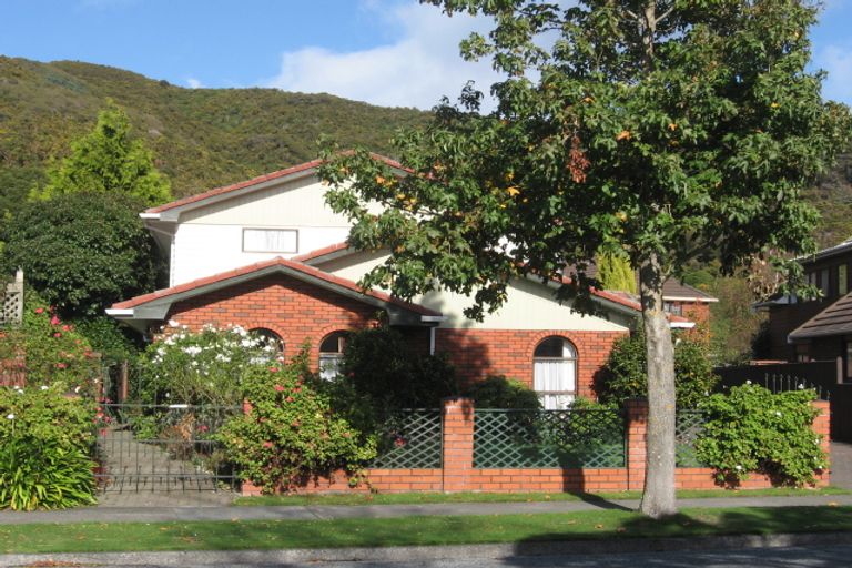 Photo of property in 40 Waddington Drive, Naenae, Lower Hutt, 5011