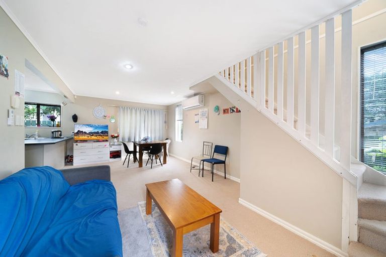 Photo of property in 4/90 Lynwood Road, New Lynn, Auckland, 0600