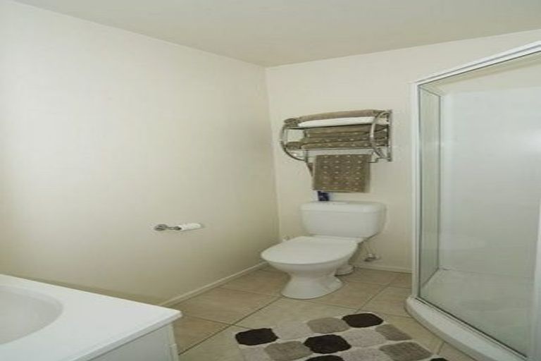 Photo of property in 10 Sherwood Grove, Northcross, Auckland, 0630