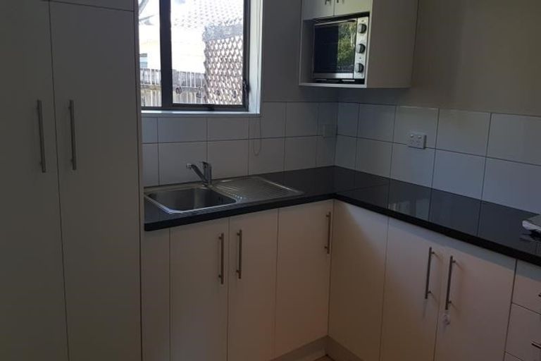 Photo of property in 1/4 Roys Road, Weymouth, Auckland, 2103