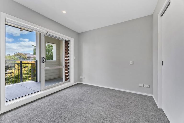 Photo of property in 10a/71 Spencer Road, Oteha, Auckland, 0632