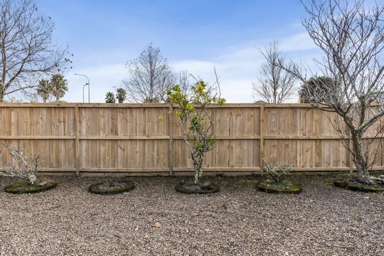Photo of property in 2 Marlon Lane, East Tamaki, Auckland, 2016