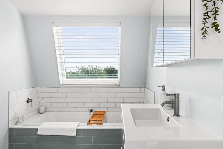 Photo of property in 32a Lucknow Road, Havelock North, 4130