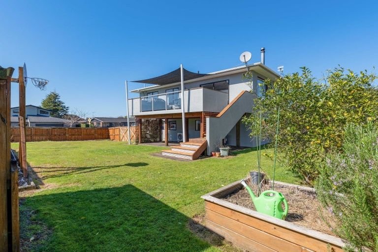 Photo of property in 45 Heta Road, Highlands Park, New Plymouth, 4312