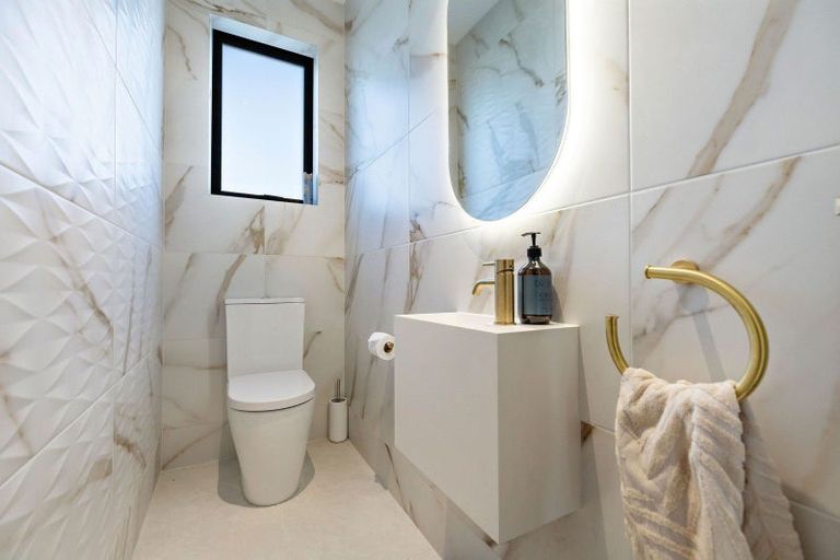 Photo of property in 30 Cunninghams Drive, Jacks Point, Queenstown, 9371