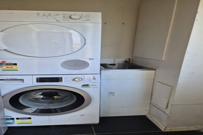 Photo of property in 22 Hampton Hill Road, Tawa, Wellington, 5028