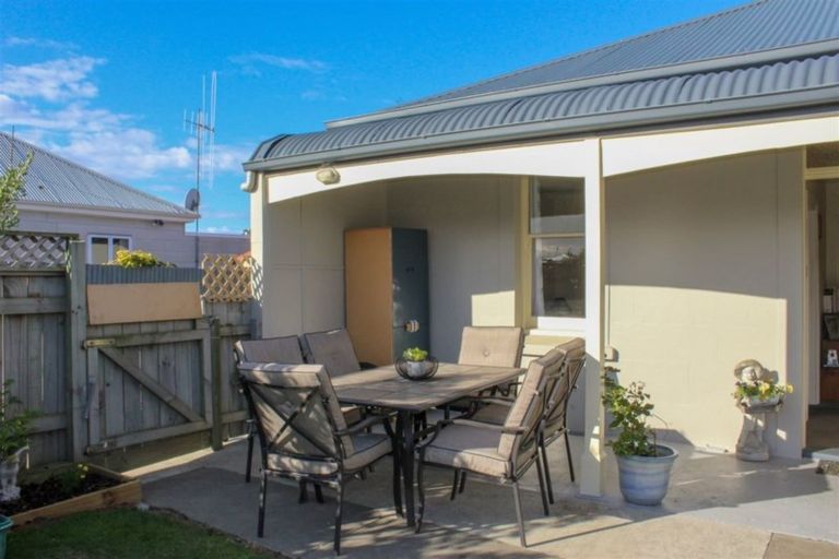 Photo of property in 19 Avenue Road, West End, Timaru, 7910