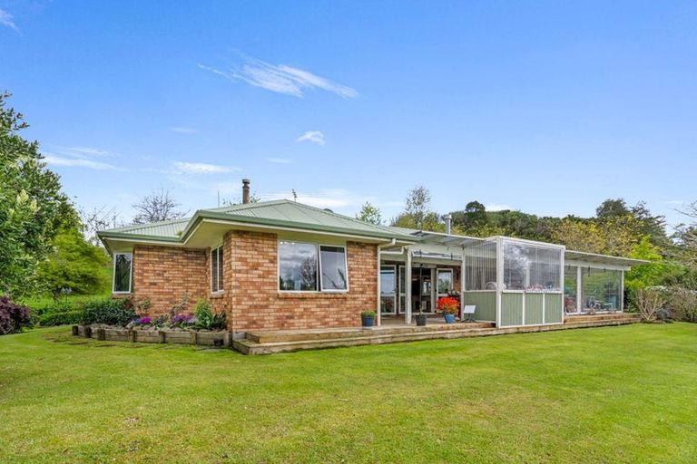 Photo of property in 11 Te Pahi River Drive, Paparoa, Maungaturoto, 0583