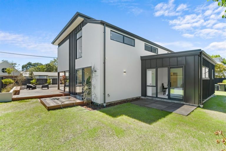 Photo of property in 4 Daresbury Lane, Fendalton, Christchurch, 8014