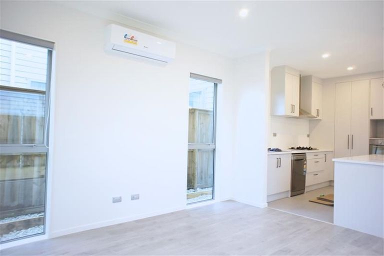 Photo of property in 3 Silvereye Road, Hobsonville, Auckland, 0616