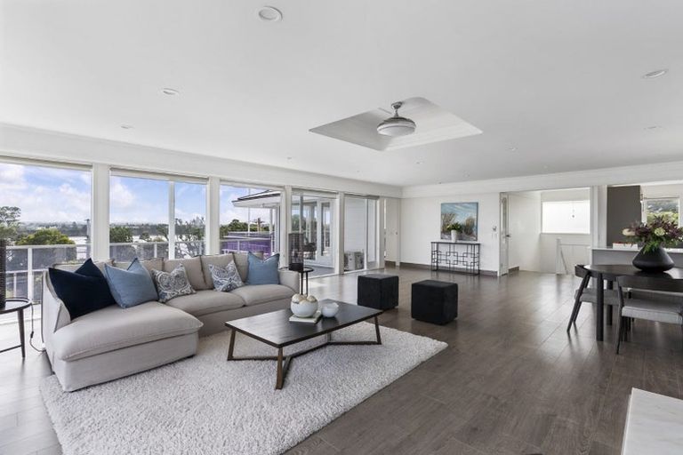 Photo of property in 81a Stanley Point Road, Stanley Point, Auckland, 0624