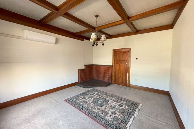 Photo of property in 105 Macandrew Road, South Dunedin, Dunedin, 9012