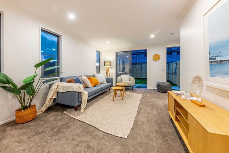 Photo of property in 24 Bellbird Street, Papakura, 2110