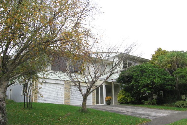 Photo of property in 90 Oriel Avenue, Tawa, Wellington, 5028