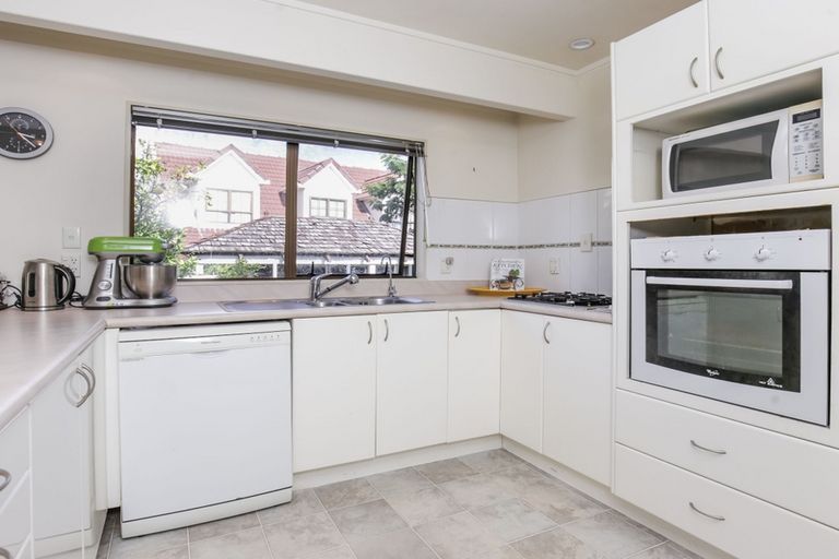 Photo of property in 2/36 Takapu Street, Henderson, Auckland, 0612