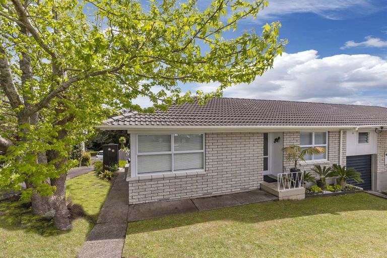 Photo of property in 2/40 Coronation Road, Hillcrest, Auckland, 0627