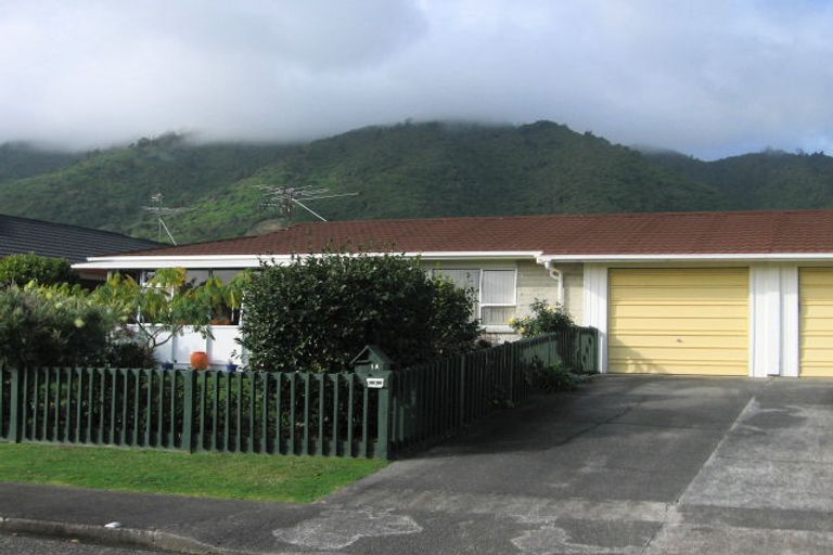 Photo of property in 1a Graham Grove, Waikanae, 5036