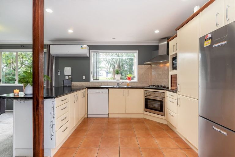 Photo of property in 1/137 Te Atatu Road, Te Atatu South, Auckland, 0610