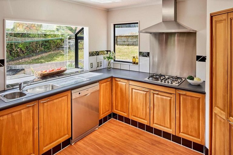 Photo of property in 1/30 Sailmaker Close, Whitby, Porirua, 5024