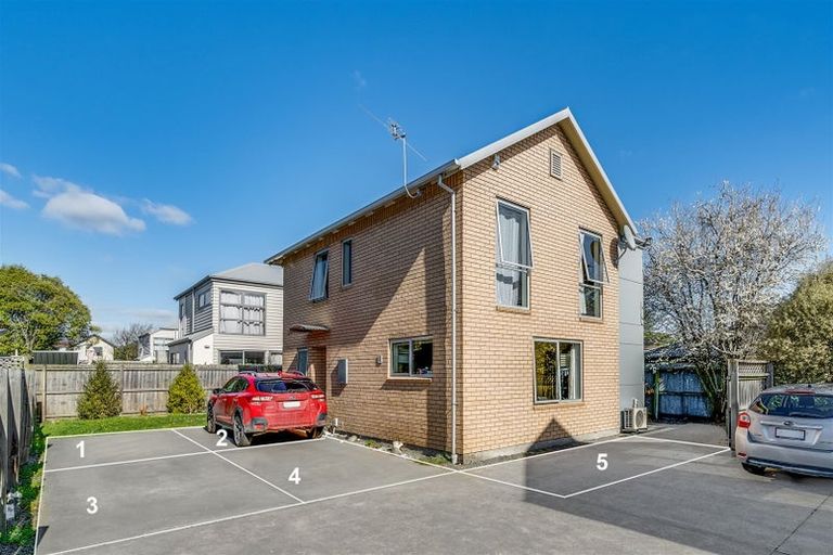 Photo of property in 105b Elizabeth Street, Riccarton, Christchurch, 8041