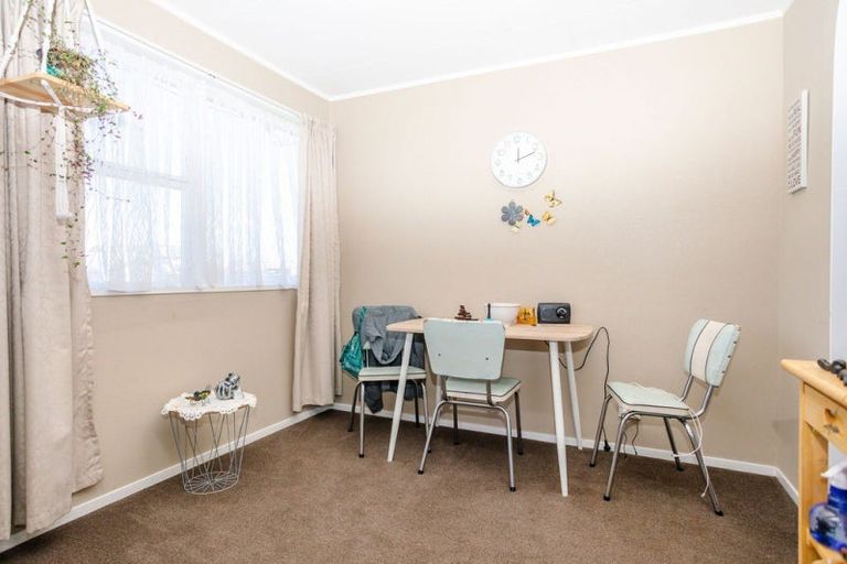 Photo of property in 17 Burns Street, Dannevirke, 4930