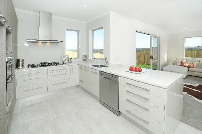 Photo of property in 111 Mackay Drive, Greenhithe, Auckland, 0632