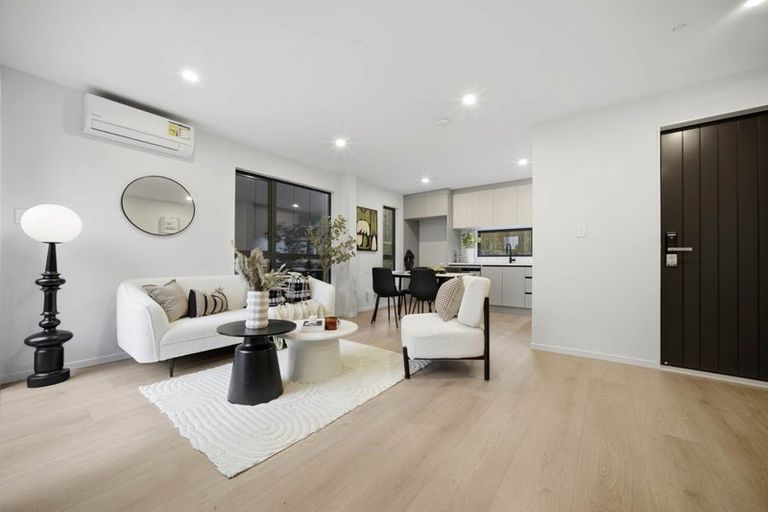 Photo of property in 10b Neptune Avenue, Beach Haven, Auckland, 0626