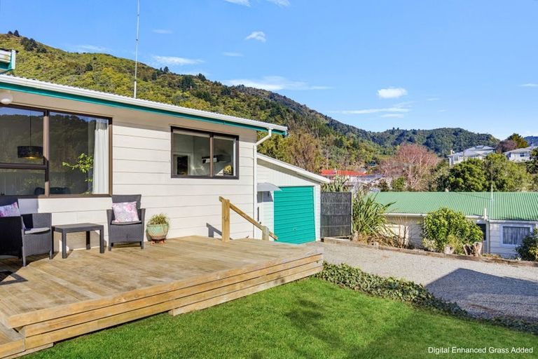 Photo of property in 47a Hampden Street, Picton, 7220