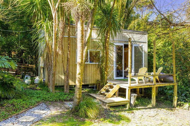 Photo of property in 83 Wood Bay Road, Titirangi, Auckland, 0604