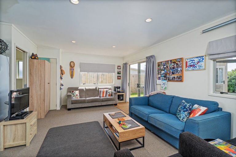 Photo of property in 26 Wells Place, Whitianga, 3510